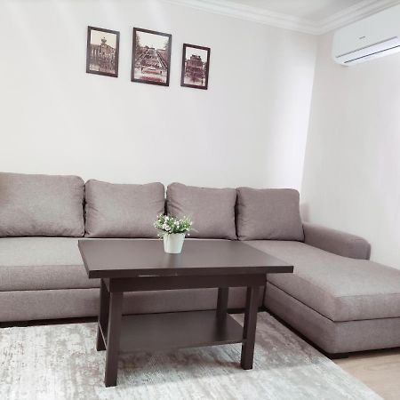 Renovated 1 Bedroom With King Size Bed In Kentron Erivan Dış mekan fotoğraf