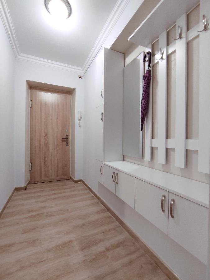 Renovated 1 Bedroom With King Size Bed In Kentron Erivan Dış mekan fotoğraf