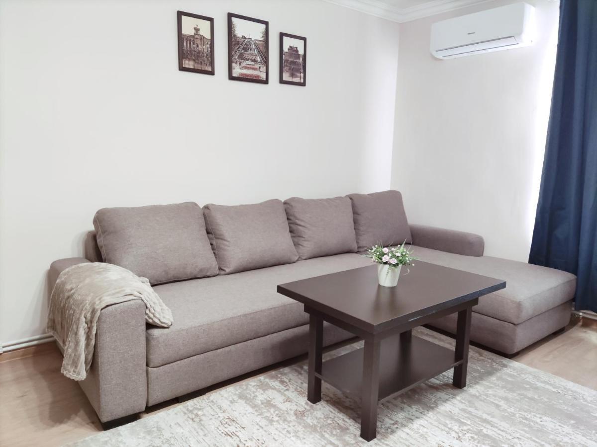 Renovated 1 Bedroom With King Size Bed In Kentron Erivan Dış mekan fotoğraf